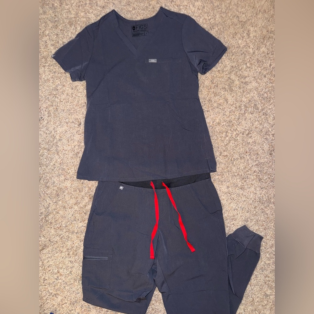 Figs Charcoal Scrub Set